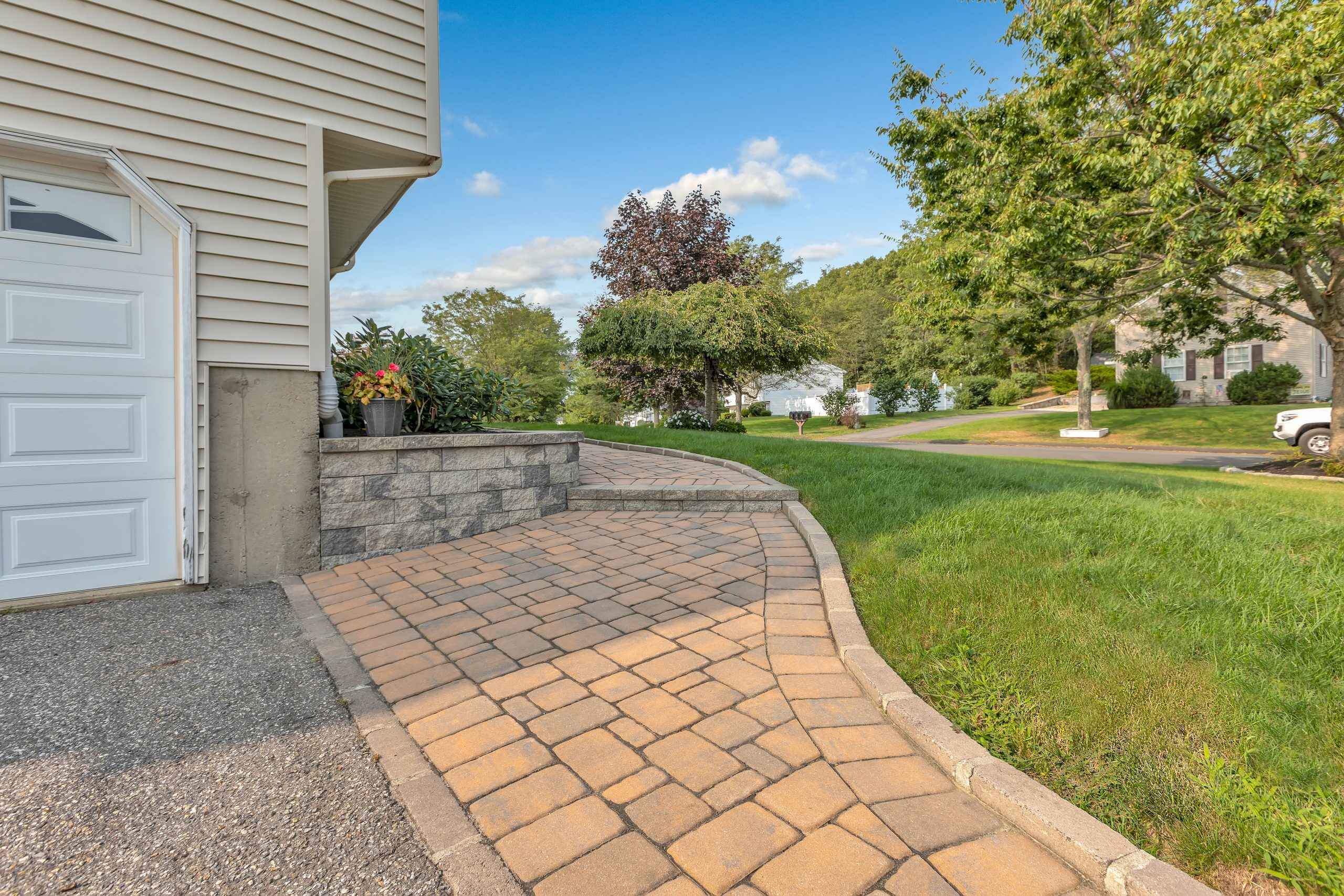 Nicolock Colonial Cobble paver walkway